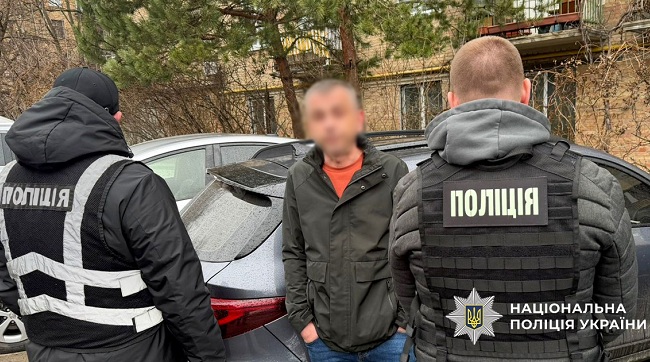 У Києві Нацполіція викрила масштабну схему незаконної перереєстрації авто