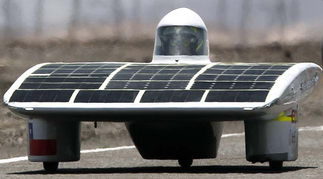 В чилийской пустыне Атакама начались гонки автомобилей на солнечных батареях