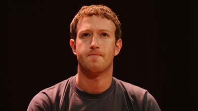 Цукерберг планирует сделать Facebook мобильной компанией