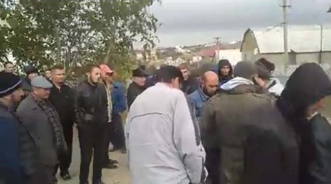 ​В домах крымских татар опять прошли незаконные обыски и аресты