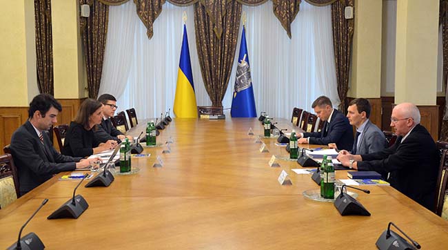Заступник Генерального прокурора України Євгеній Єнін зустрівся з директором Міжнародного центру з повернення активів