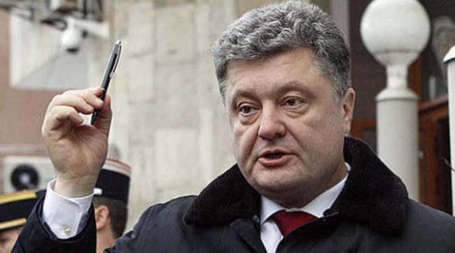 В Париже Порошенко заявил, что знает, как остановить войну на Донбассе за 14 дней