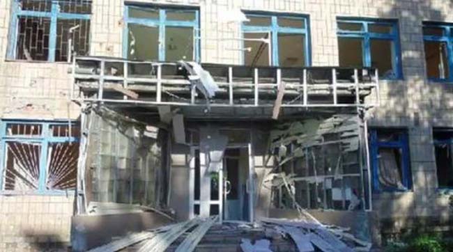 В Донецке обстреляли школу и маршрутку. Погибли 10 человек