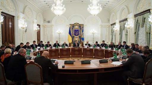 Порошенко предложил ввести на Донбасс полицейскую миссию ЕС
