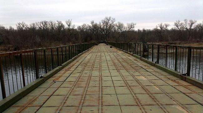 Вместо моста через Керченский пролив, интервенты строят тайный мост через Северский Донец