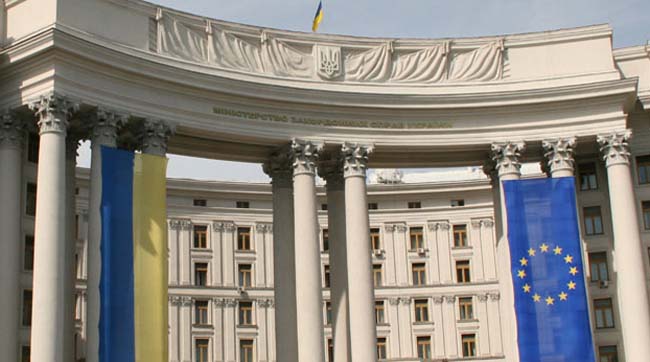 МЗС України висловило протест неузгодженому візиту Медведєва в Крим