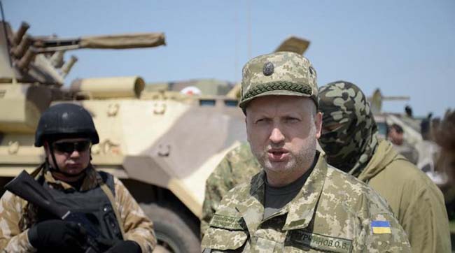 Україна готова ввести воєнний стан у разі наступу російських військ