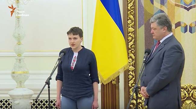 Надія Савченко передала «привіт» росіянам: «Нічого боятися, з колін треба вставати…»