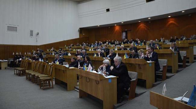 ​Тернопільська облрада звернулась до президента і парламенту щодо відставки генпрокурора Луценка
