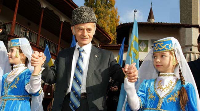 Коломойський запропонував Джемілєву дати притулок кримським татарам на Дніпропетровщині
