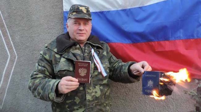 Военные предатели в Крыму остались без дипломов и билетов