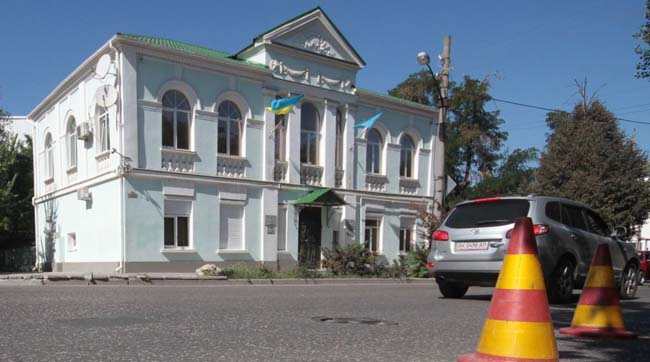 Кримські агресори виселяють Меджліс з приміщення в центрі Сімферополя