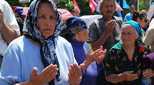 Кримським татарам Аксьонов заборонив публічно сумувати