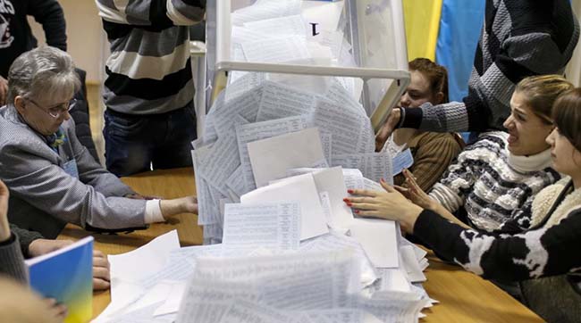 ​У Британії дослідили, як підтасовують вибори в світі - від України до Африки і країн Заходу