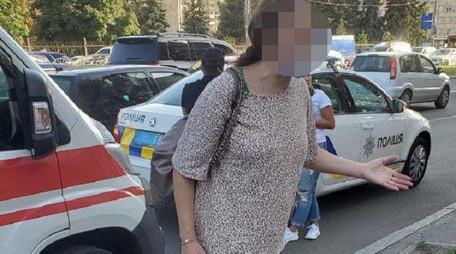 ​У Києві затримали жінку, яка носила немовля у дорожній сумці