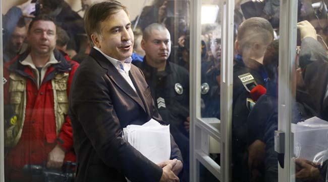 ​Незалежні судові рішення таки приймаються в Україні, але примушують Порошенко ніяковіти
