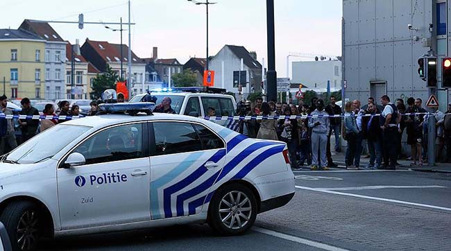 ​Напад чоловіка з мачете на військових в Брюсселі назвали терактом