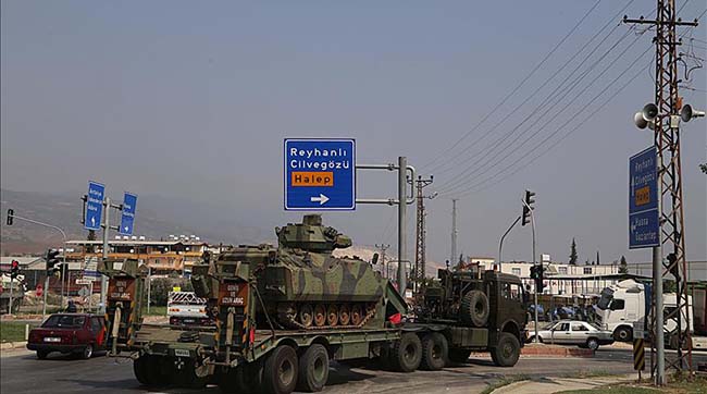 ​Туреччина стягує бронетехніку до кордону з Сирією