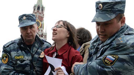 В Москве опять разогнали несанкционированную мирную акцию