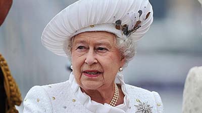 Королева Британии через интернет ищет непростую горничную