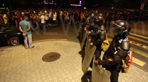 Після нічної ходи в Єревані затримані десятки громадян