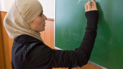 Путин выступил против ношения хиджабов в школах