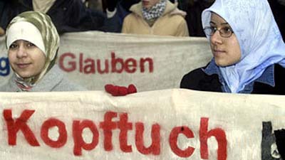 Берлинский суд разрешил мусульманке ходить на работу в хиджабе
