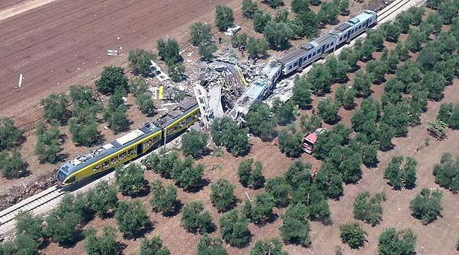 Під час зіткнення двох потягів в Італії загинули 11 людей