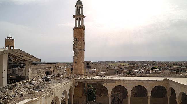 Сирійське місто Кафр Зіта перетворилося на купу руїн