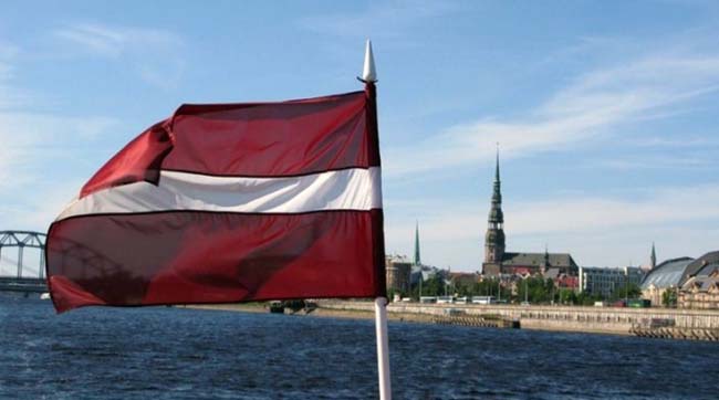 Латвия зафиксировала у своих границ два российских корабля и подводную лодку