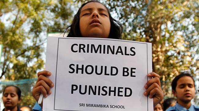 Пятерым насильникам индийской студентки грозит смертная казнь