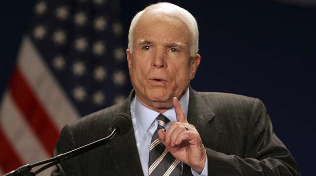 Маккейн снова и снова призывает Обаму предоставить Украине летальное оружие