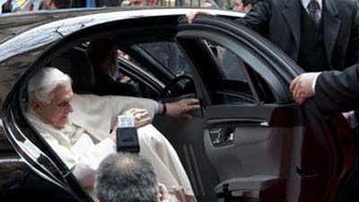 Скандал в Ватикане: кардинала заподозрили в сливе информации о коррупции