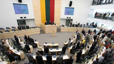Спікер і перший віце-спікер литовського парламенту пішли у відставку