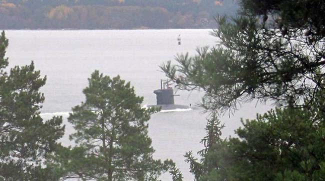 Целью российской подводной лодки у берегов Швеции могло быть литовское судно-хранилище газа