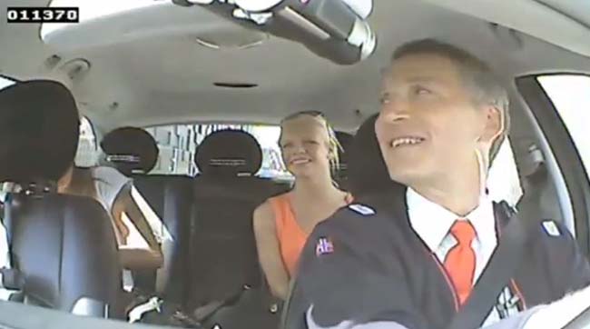 Норвежский премьер один день поработал таксистом (видео)