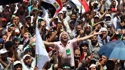 Тысячи египтян собираются на площади Тахрир для начала новой революции