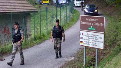 Полиция установила личности туристов, жестоко убитых во Франции