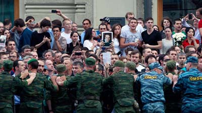 Против «сторонников-вандалов» Навального возбудили дело – за листовки на Госдуме