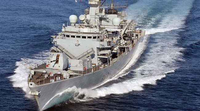 Корабль ВМС Великобритании обнаружил российскую подводную лодку в Северном море