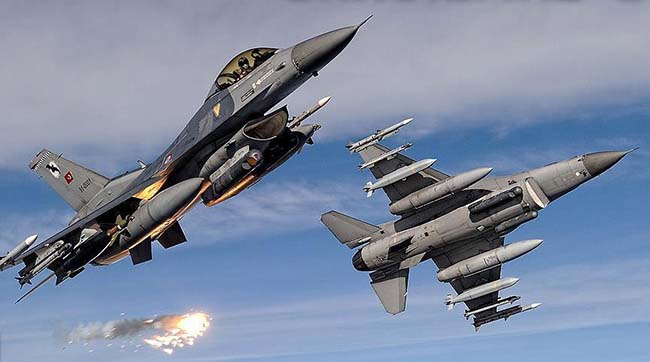 На півночі Іраку ВПС Туреччини завдали ударів по позиціях терористів