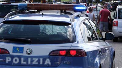 В Италии вооруженный налоговик захватил заложников 