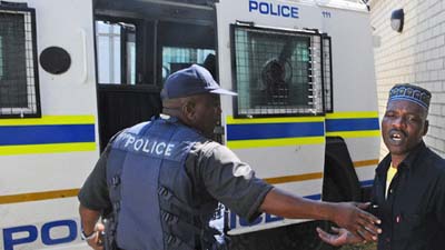 В ЮАР заключенные взорвали конвойный автобус - для побега, есть раненые и погибшие